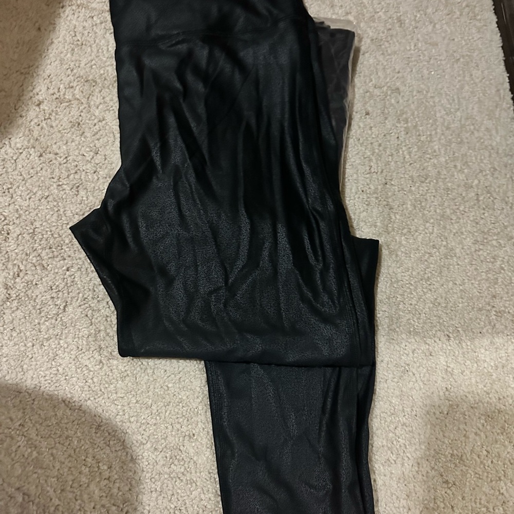 Mono B Black Leggings Sleek and Versatilepebble